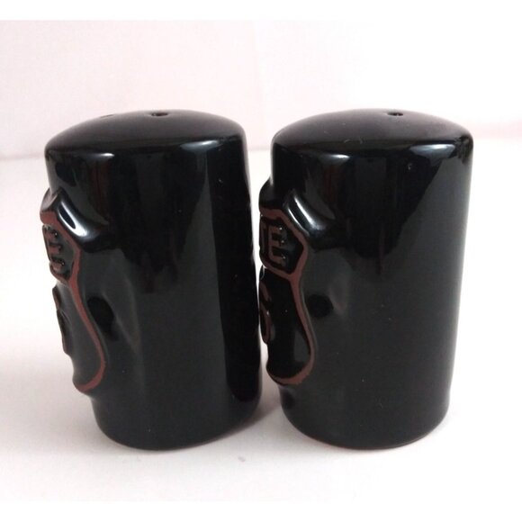 Vintage Route 66 Black Round Ceramic Salt & Pepper Shakers - Picture 4 of 6